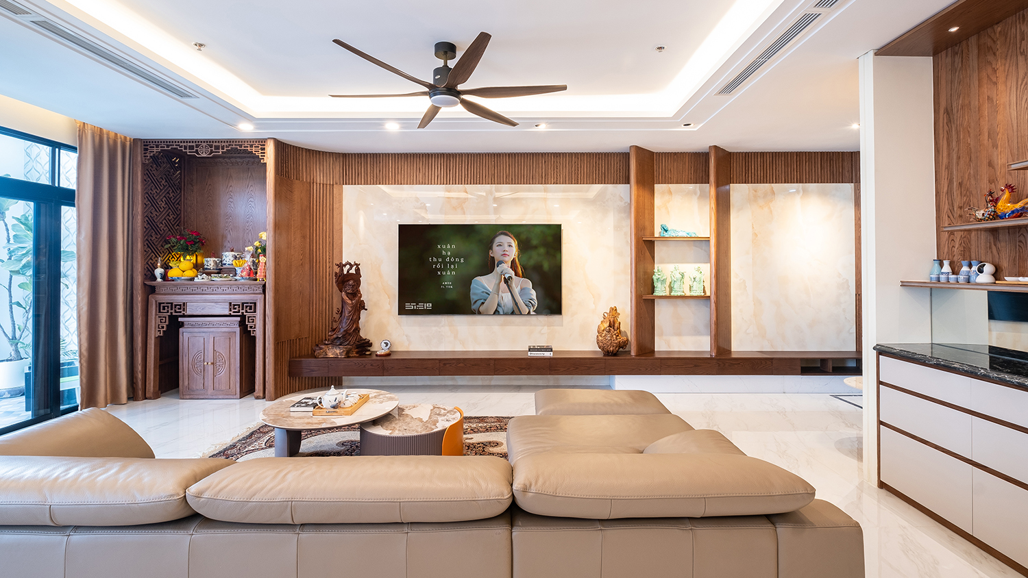 CĂN HỘ CC R1B VINHOME ROYAL CITY